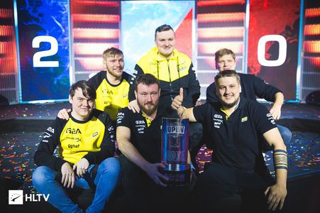 更是各自重 更是各自重